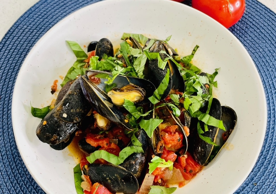 PEI Mussels with Fire Roasted Tomato & Basil Sauce