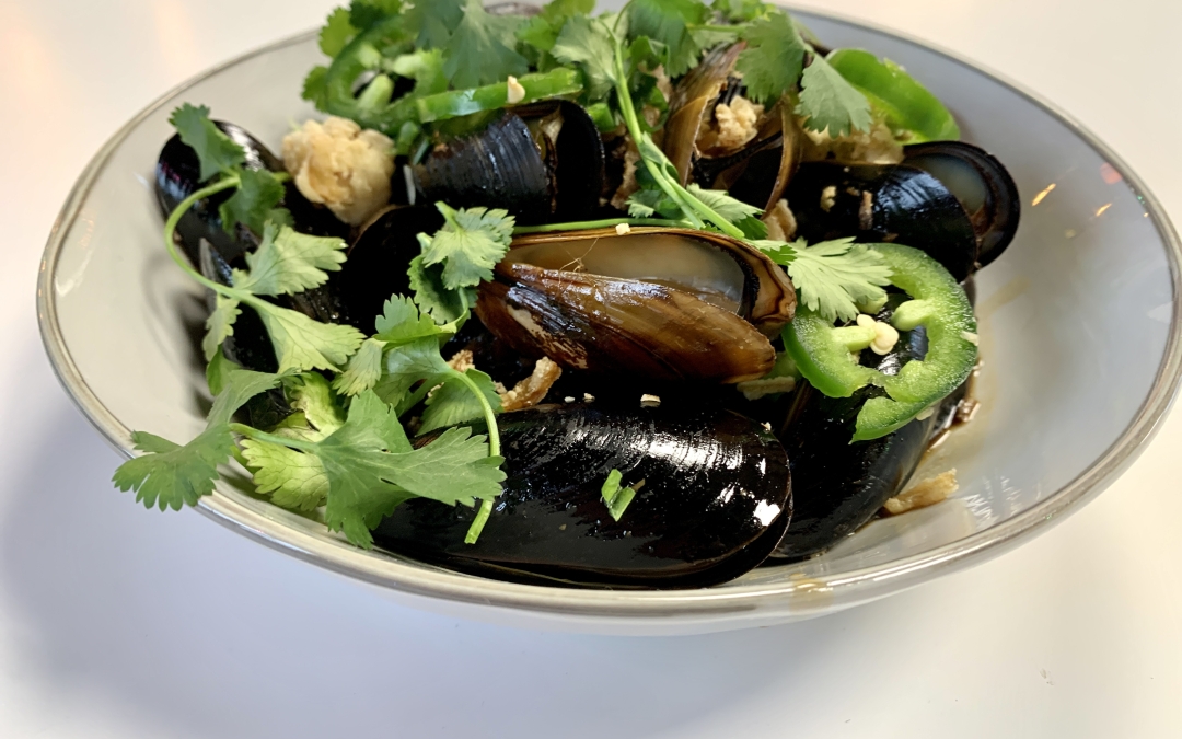 Honey Garlic Mussels with Deep Roots Honey Spirit￼